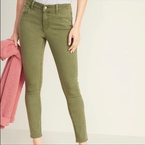 Old Navy Rockstar Super Skinny Jeans
